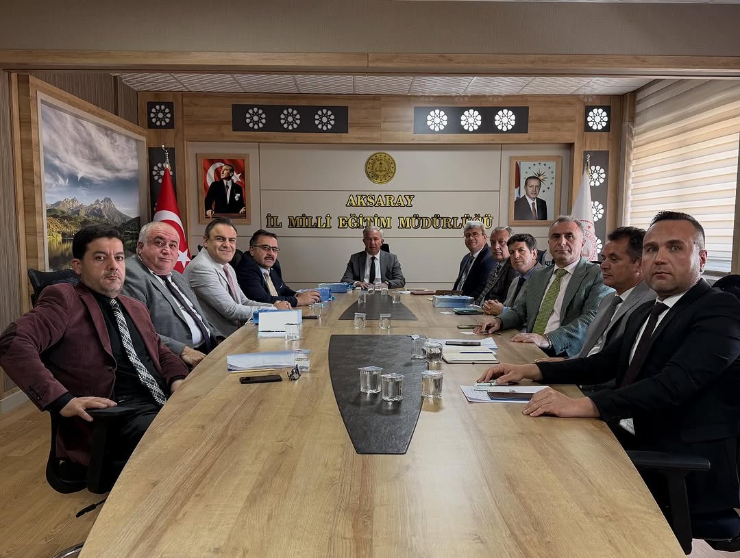 Aksaray'da Eğitim Yöneticileri Toplantısı: 10 Kasım ve Öğretmenler Günü Hazırlıkları Ele Alındı