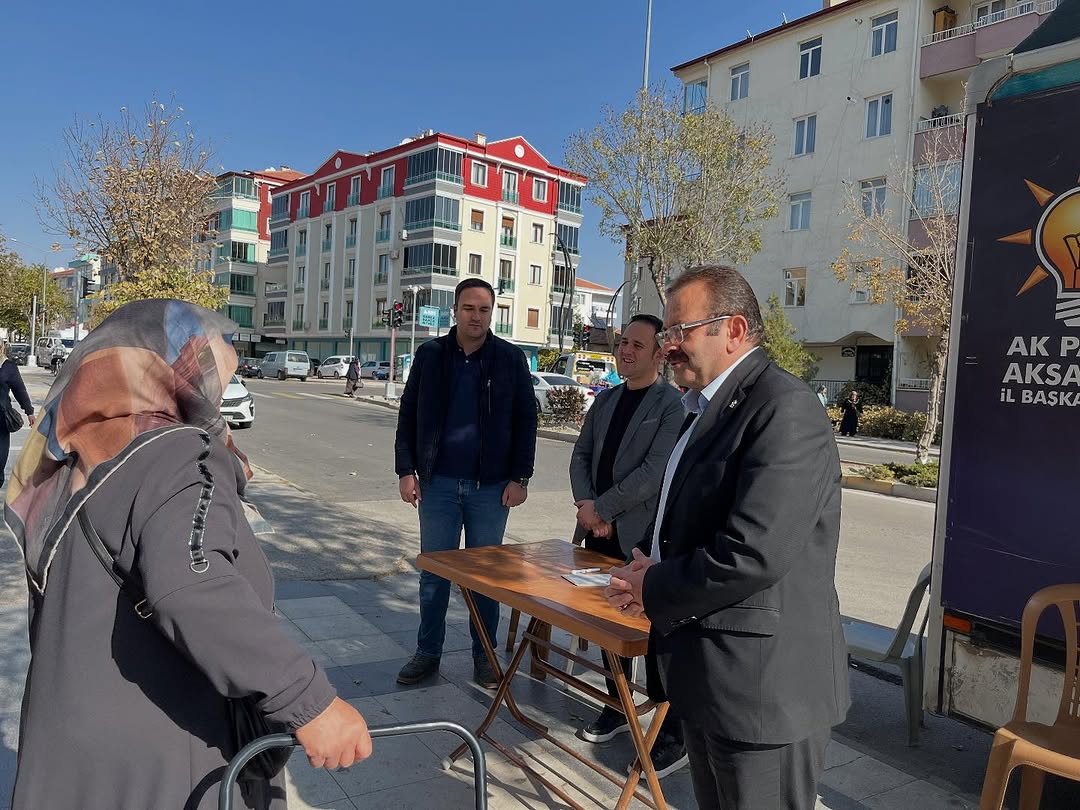 AK Parti Aksaray İl Başkanı Hamza Aktürk ve Teşkilatı Semt Pazarında Vatandaşlarla Buluştu