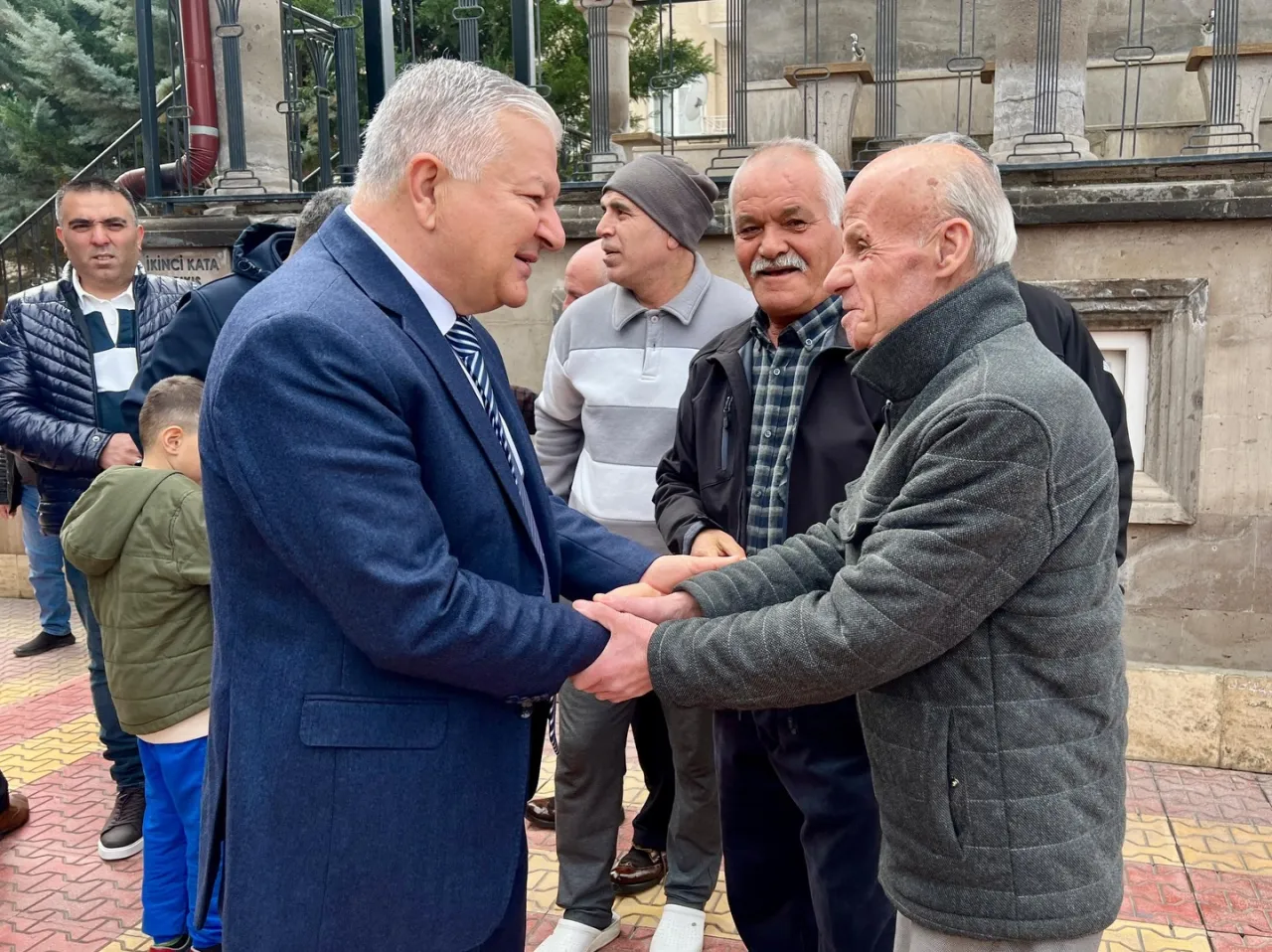 Aksaray Valisi Murat Duru, Cuma Namazı Sonrası Cemaatle Bayramlaştı