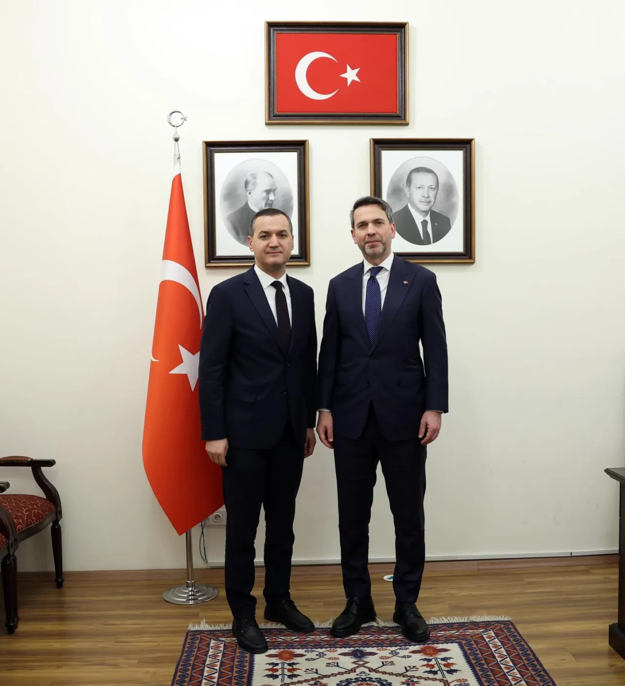 Aksaray Milletvekili Turan Yaldır, Enerji ve Tabii Kaynaklar Bakanı Bayraktar'ı Ziyaret Etti