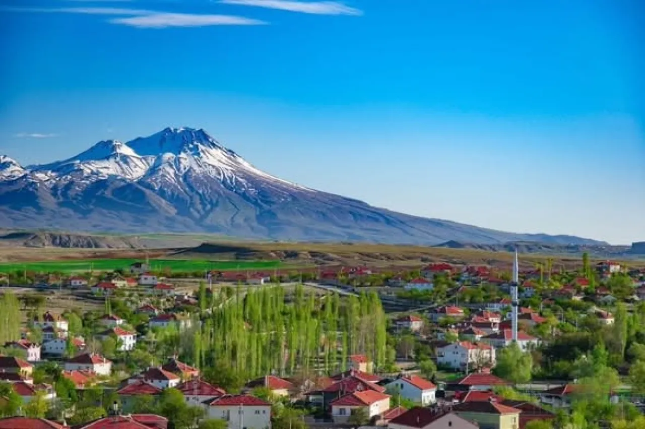 Aksaray Belediye Başkanı'ndan Pazar Günü Mesajı