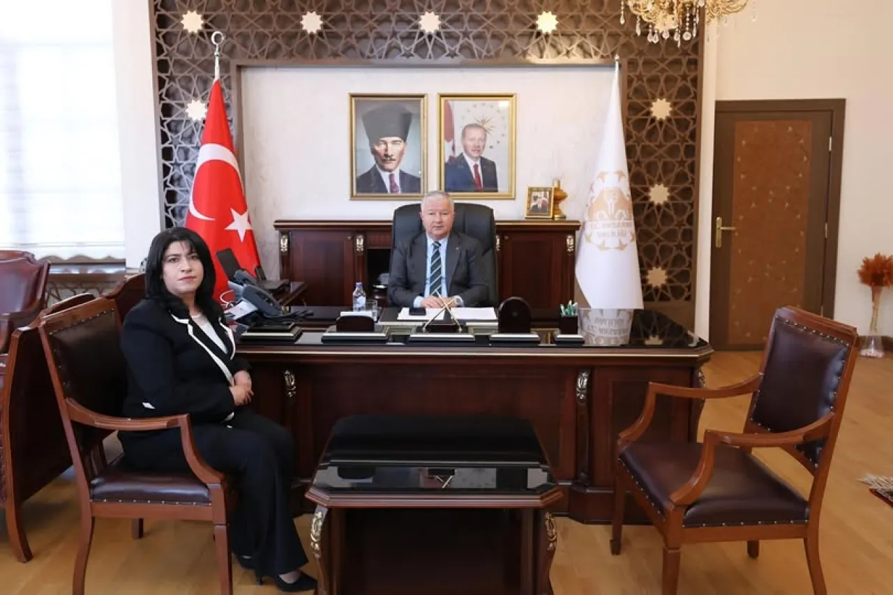 Büyük Bölcek Mahallesi Muhtarı Vali Duru'yu Ziyaret Etti