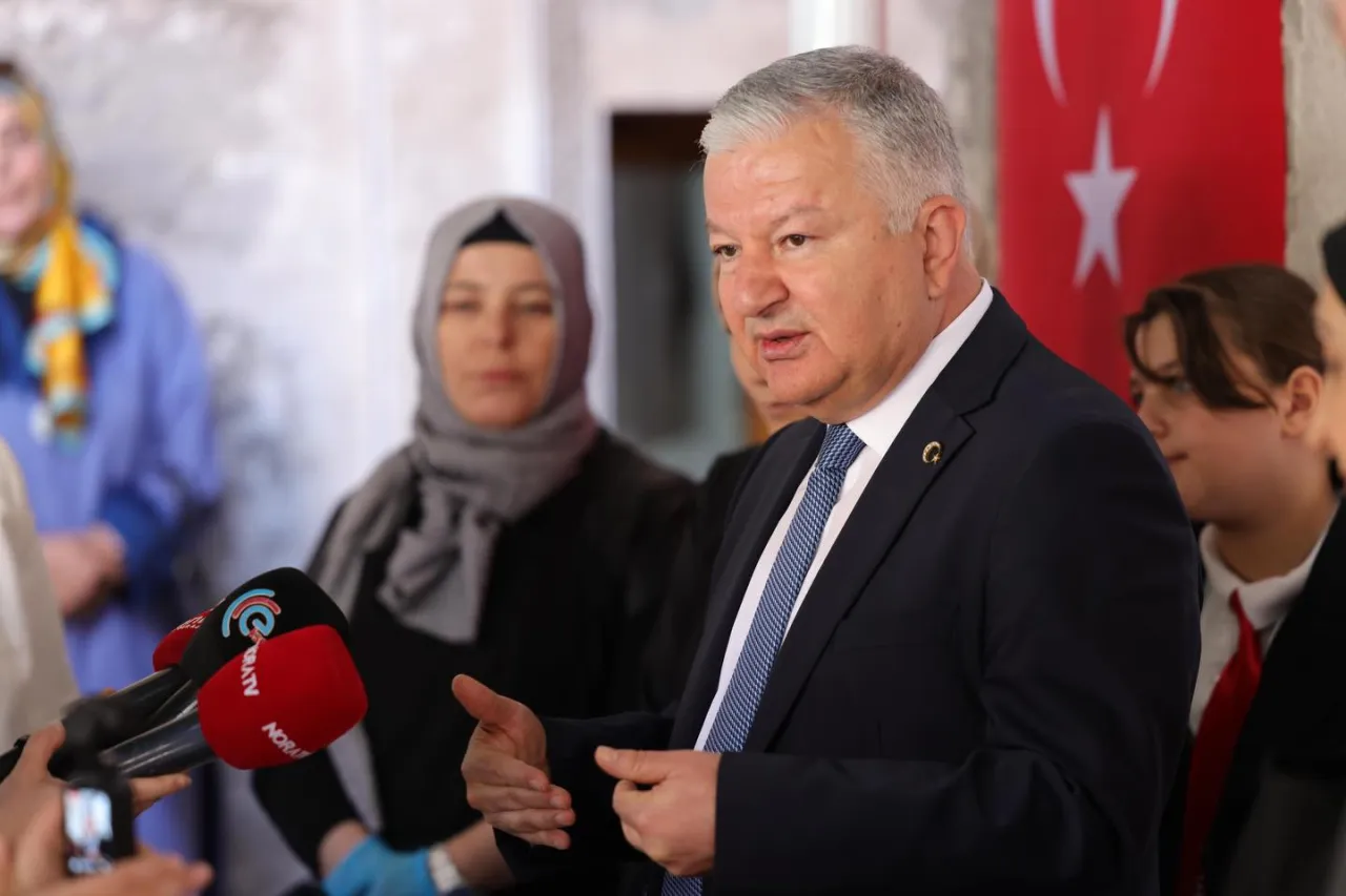 Aksaray Valisi Murat Duru, ADEM Meslek Edindirme Kursları Kermesinin Açılışını Yaptı