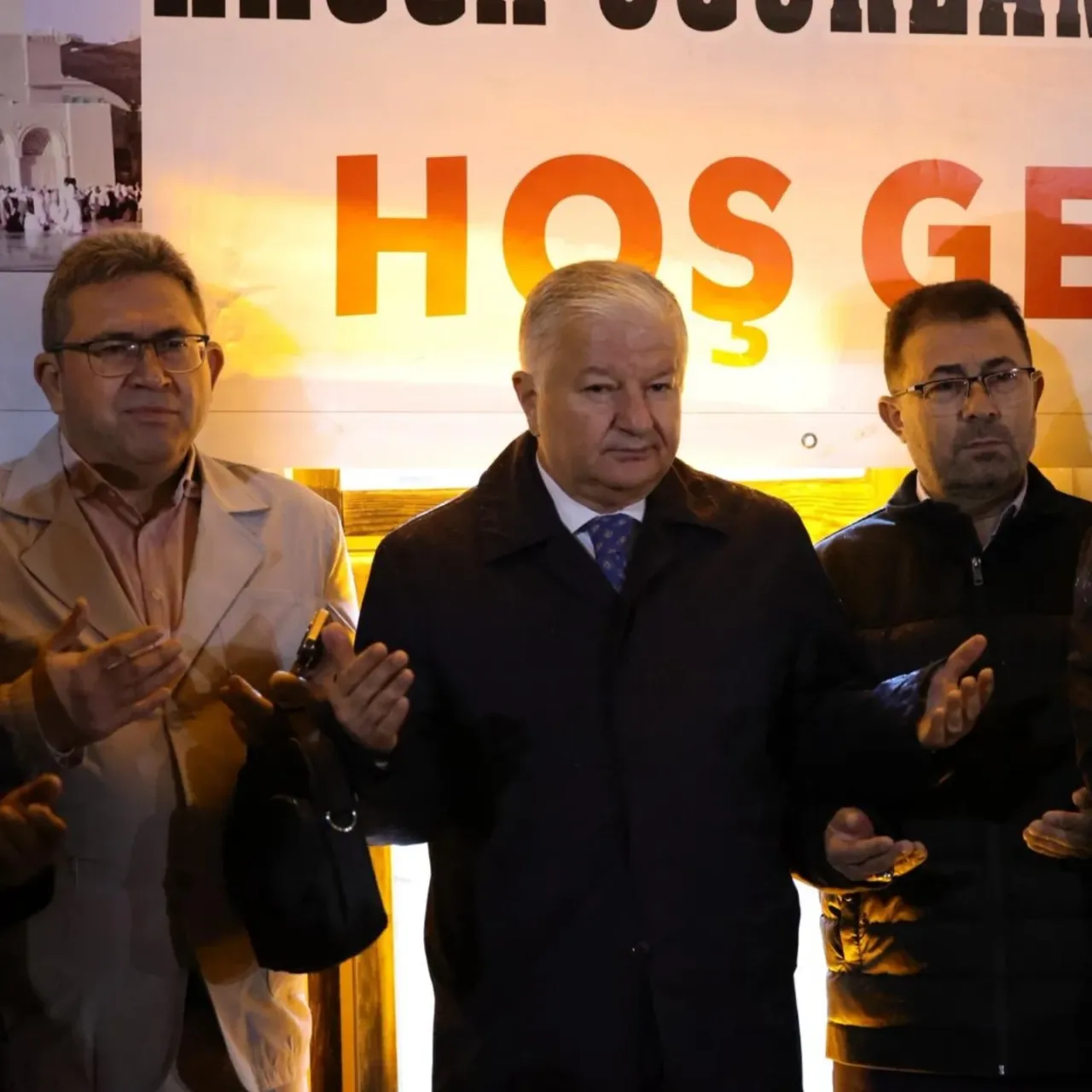 Aksaray'dan Hac Yolcuları Dualarla Uğurlandı