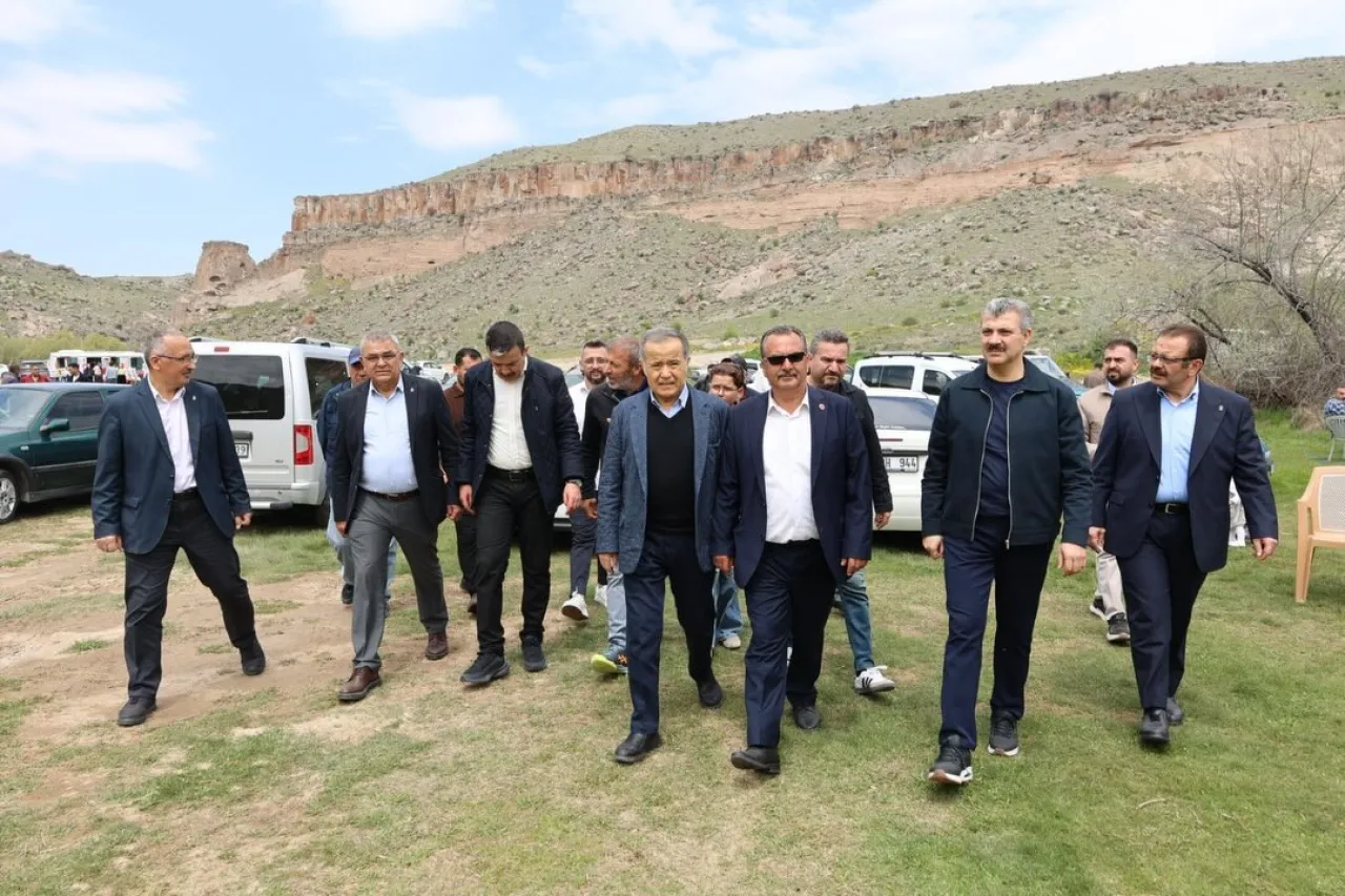 AK Parti Aksaray İl Başkanı ve Milletvekilleri Belisırma'da Hıdırellez Şenliği'ne Katıldı