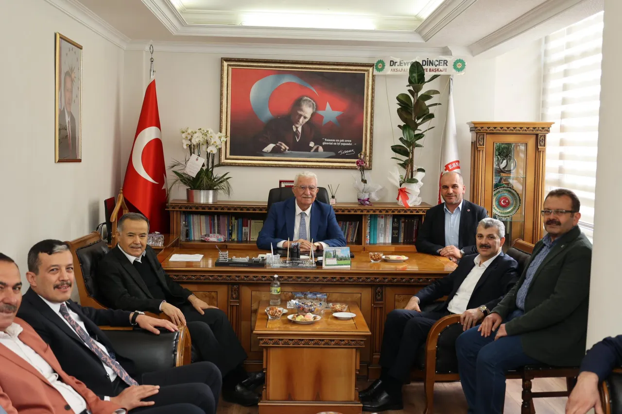 AK Parti Aksaray Teşkilatı, Esnaf ve Sanatkarlar Odaları Birlik Başkanı'na Hayırlı Olsun Ziyareti Gerçekleştirdi