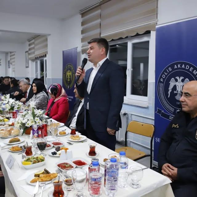 Aksaray'da Polis Adaylarıyla İftar Sofrası