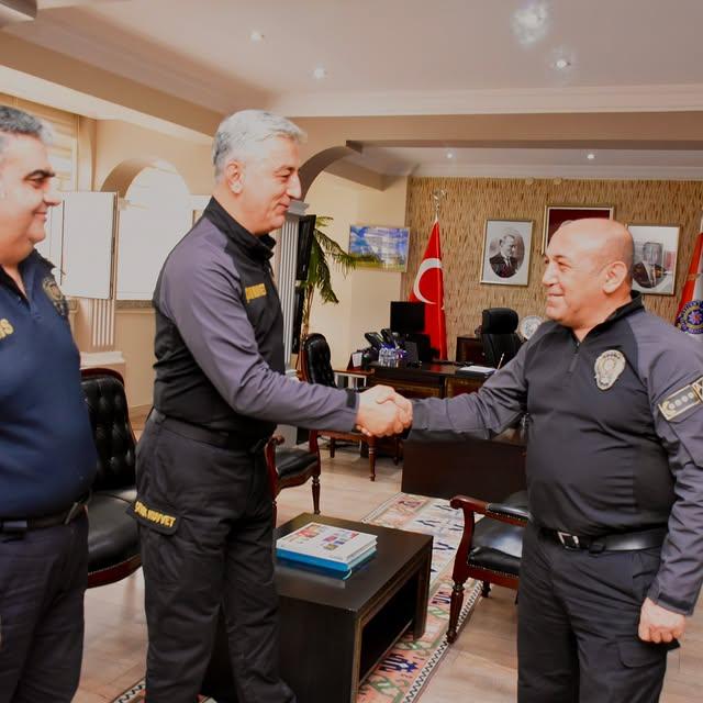 Aksaray İl Emniyet Müdürü Personeliyle Bayramlaştı