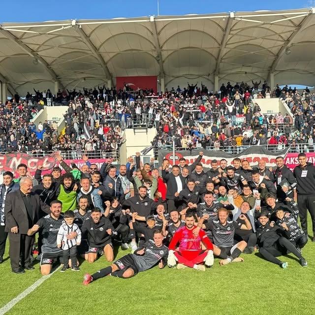 Aksarayspor, Somaspor'u Mağlup Ederek Liderliğe Yükseldi