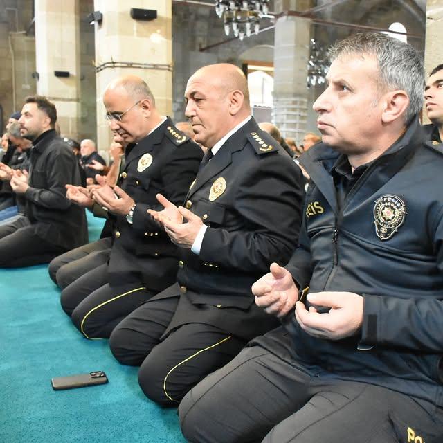 Aksaray Emniyet'i Kuruluş Yıl Dönümünde Şehitleri Andı