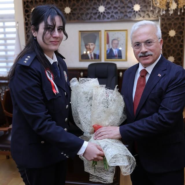 Aksaray Valisi Kumbuzoğlu, 10 Nisan Polis Günü Kutlamalarında Emniyet Teşkilatını Kabuletti