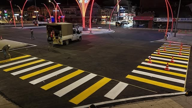 Aksaray'da Piri Mehmet Paşa Üstgeçidi'nde Trafik Düzenlemesi Tamamlandı, Asfalt Çalışmaları Bitti