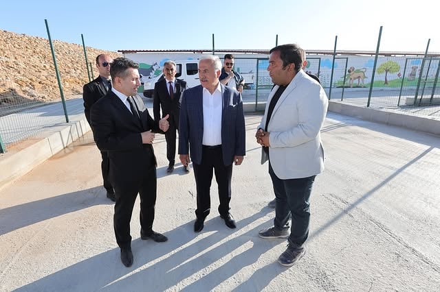 Aksaray Valisi Kumbuzoğlu Sokak Hayvanları Barınağını Ziyaret Etti