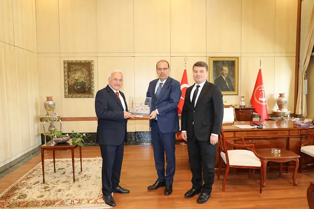 Aksaray Belediye Başkanı Evren Dinçer, Sayıştay Başkanı Metin Yener'i Ziyaret Etti
