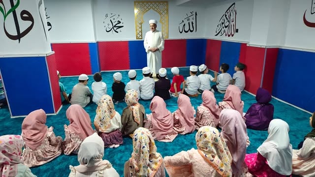 Aksaray'da Yeni Mescitte İlk Namaz Kılındı