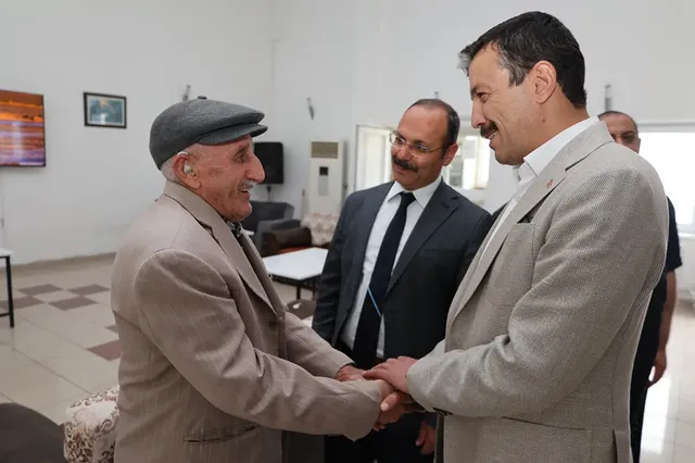 Aksaray AK Parti İl Başkanı Aktürk Huzurevini Ziyaret Etti
