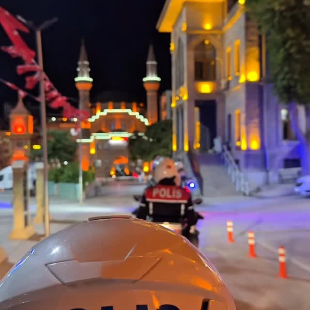 Aksaray İl Emniyet Müdürlüğü'nden Anlamlı Mesaj: 