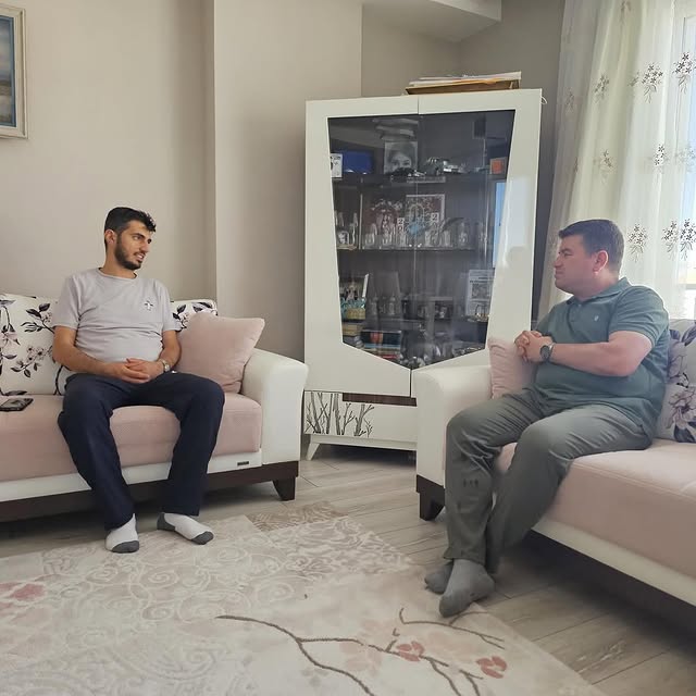 Aksaray Belediye Başkanı Evren Dinçer, Hasta Personel Zahid Heysem Anaz'ı Ziyaret Etti