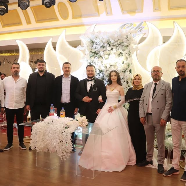 Aksaray İyi Parti İl Başkanı ve Merkez İlçe Başkanı, Yağmur ve Furkan Çiftinin Düğününe Katıldı