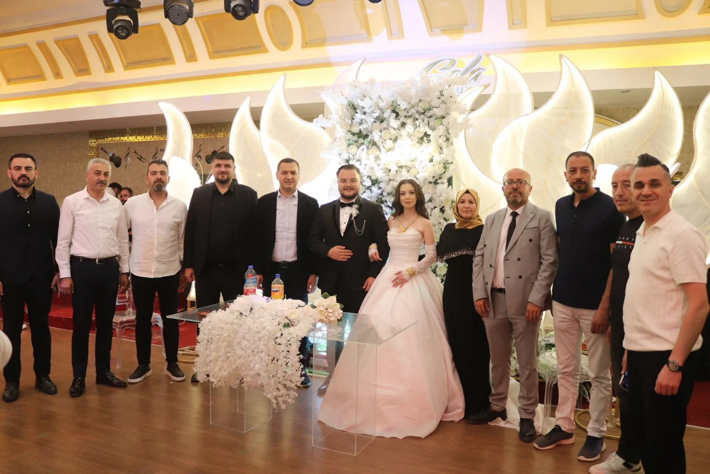 Aksaray İyi Parti İl Başkanı Belgemen ve Merkez İlçe Başkanı Yılmaz, Yağmur ve Furkan Kardeşlerin Düğününe Katıldı