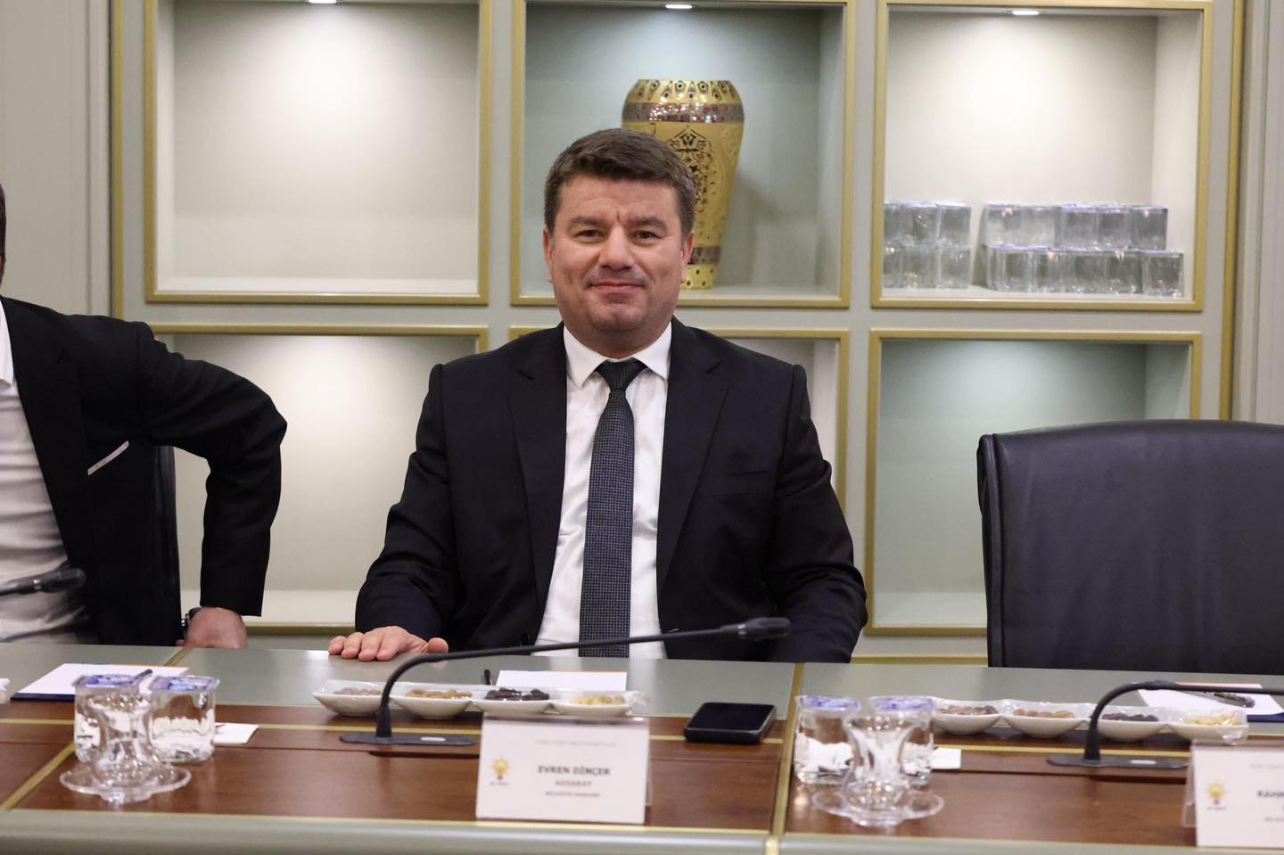 Aksaray Belediye Başkanı Dinçer, AK Parti Genel Merkezi'nde İstişare Toplantısına Katıldı