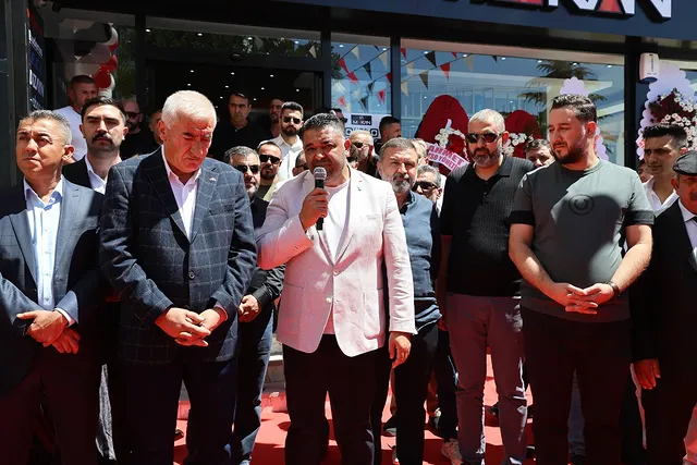 Aksaray'da Yeni İnşaat ve Yapı Malzemeleri Showroom Açıldı