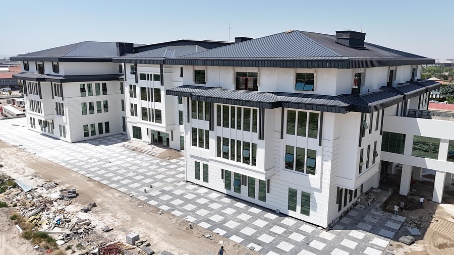 Aksaray Belediyesi Yeni Belediye Binası İnşaatı Tamamlanmak Üzere
