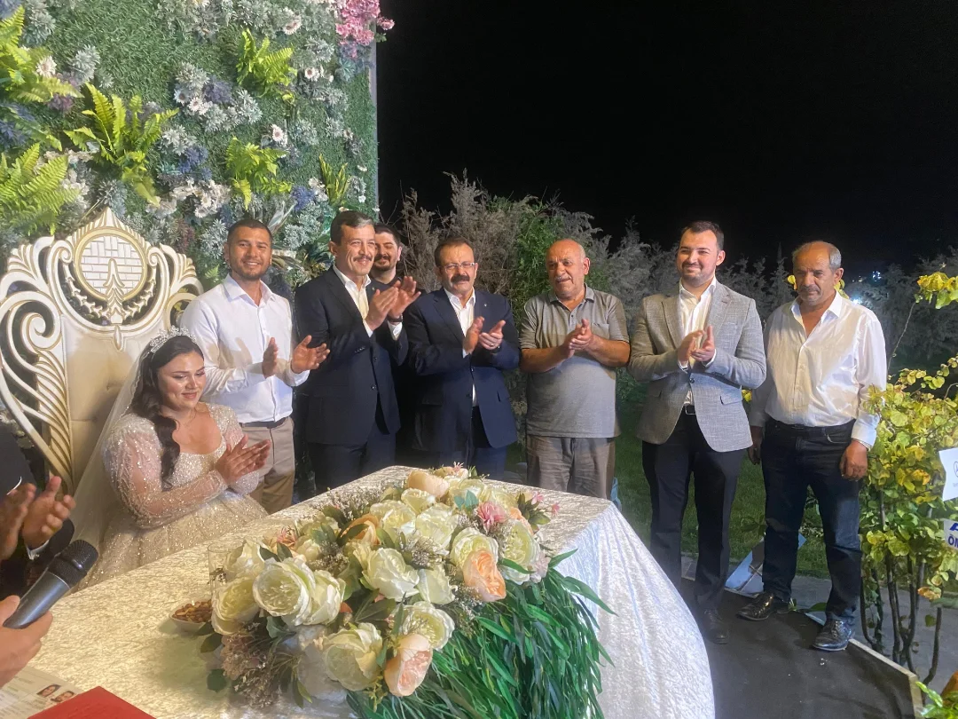 Aksaray AK Parti İl Başkanı Aktürk, Bir Düğün Merasimine Katıldı