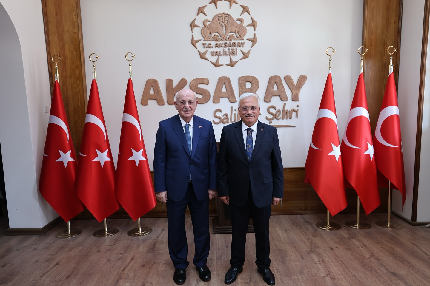 Cumhurbaşkanlığı Yüksek İstişare Kurulu Başkan Vekili İsmail Kahraman, Aksaray Valisi Mehmet Ali Kumbuzoğlu'nu Ziyaret Etti