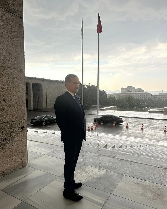 TBMM'de Yağmur Şaşkınlığı: Milletvekili Aydoğdu'nun Gözlemleri