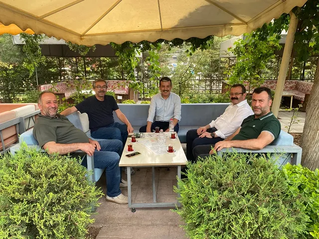 AK Parti Aksaray İl Başkanı Hamza Aktürk, Eski İl Yönetim Kurulu Üyelerini Ziyaret Etti