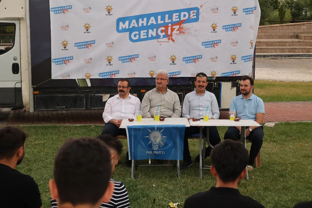 Aksaray AK Parti'de Gençlerle Buluşma