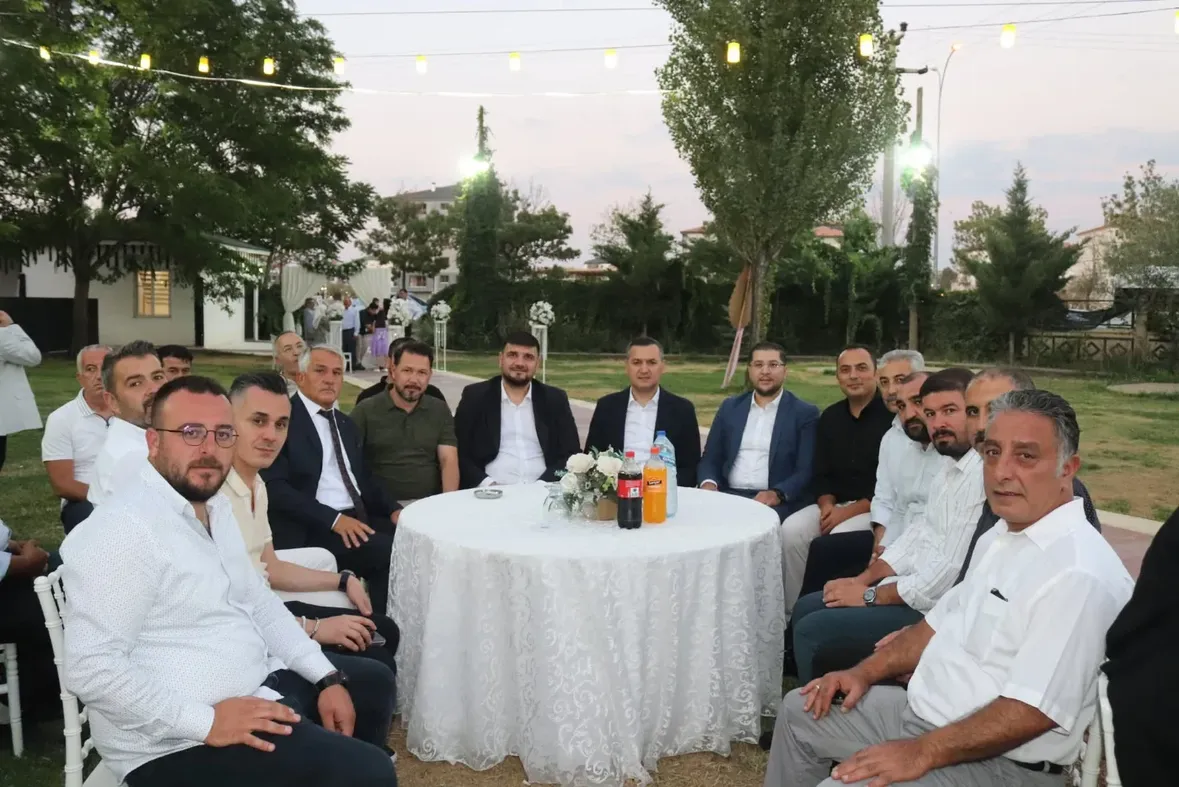 Aksaray'da İyi Parti İl Başkanı Belgemen ve Merkez İlçe Başkanı Yılmaz'dan Düğün Katılımı