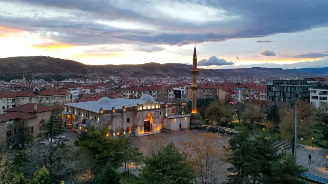 Aksaray Belediye Başkanı Evren Dinçer'den Hemşehrilerine Hayırlı Sabah Mesajı
