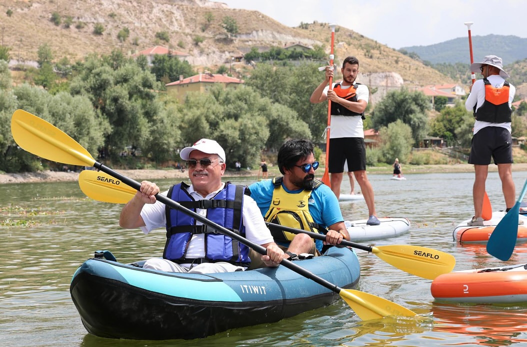 Aksaray'da Doğa Sporları Tutkunu: Kano ve SUP Etkinliği Büyülendi