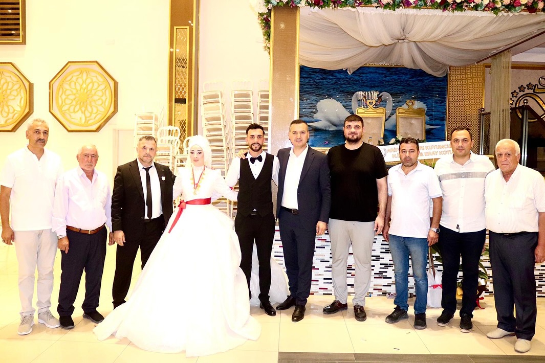 Aksaray Milletvekili Yaldır, Zeynep ve Eser'in Düğün Şahitliği Yaptı