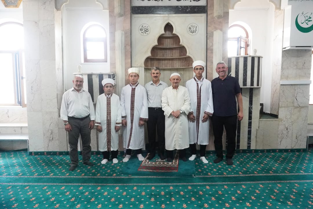 Aksaray'da Hafızlık İcazet Merasimi: 3 Öğrenciye Kur'an'ı Kerim'i Ezberleme İcazeti Verildi