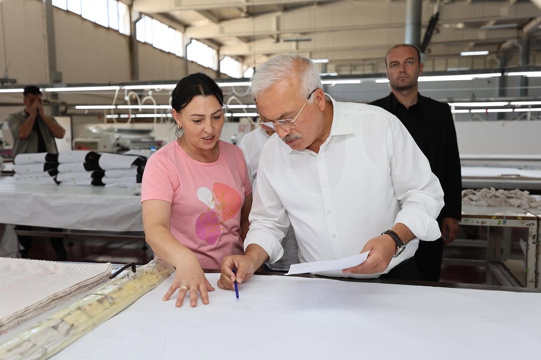 Aksaray Valisi Kumbuzoğlu, Kaya Tekstil'i Ziyaret Etti