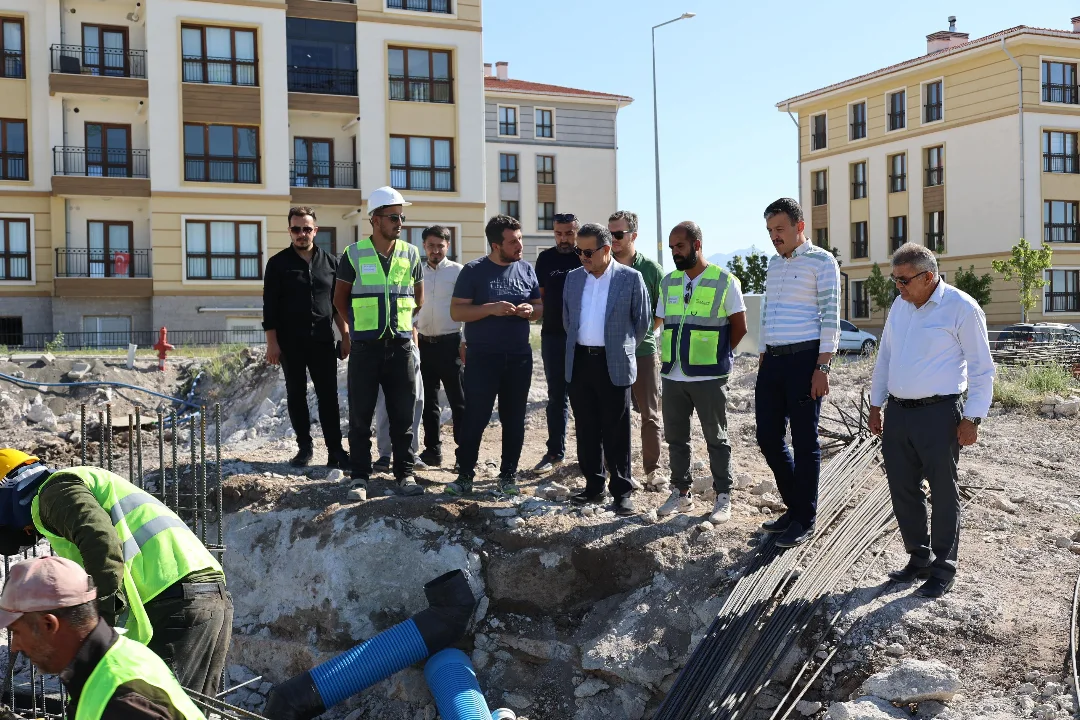 Aksaray'da TOKİ Konutları Şantiyesinde İnceleme