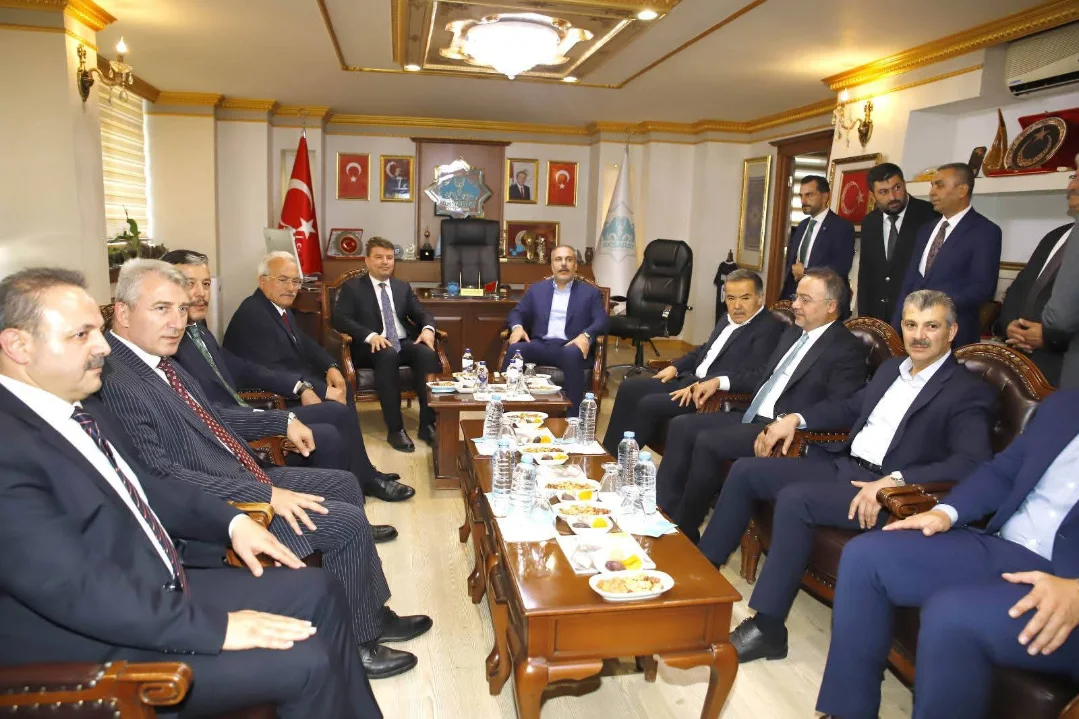 Aksaray'da Protokol Ziyareti: Belediye Başkanı'na Destek Mesajı