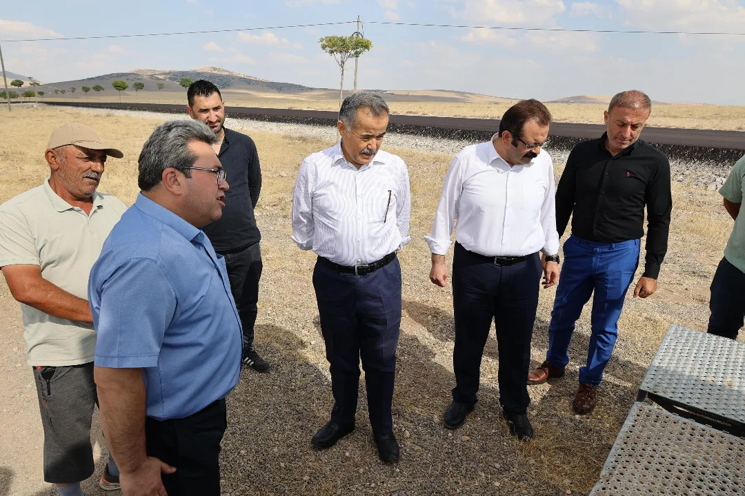 Aksaray'da Sıcak Asfalt Çalışmaları Devam Ediyor: Köy Yolları Yenileniyor