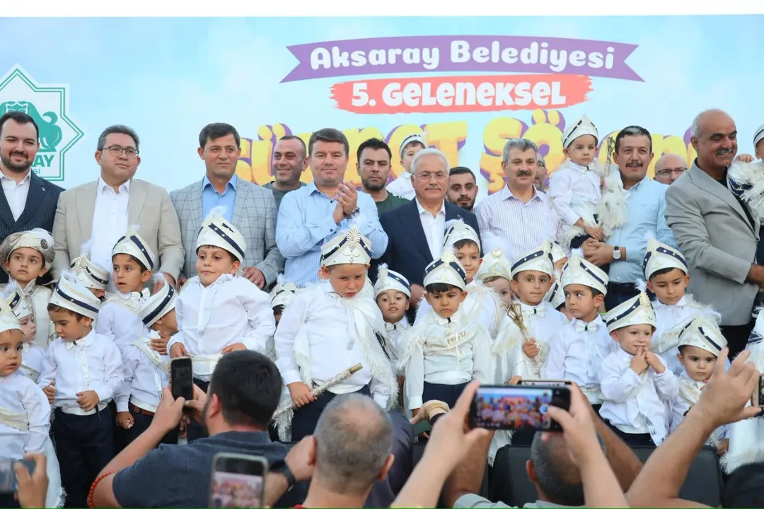 Aksaray'da 900 Çocukla Birlikte Sünnet Şöleni Düzenlendi