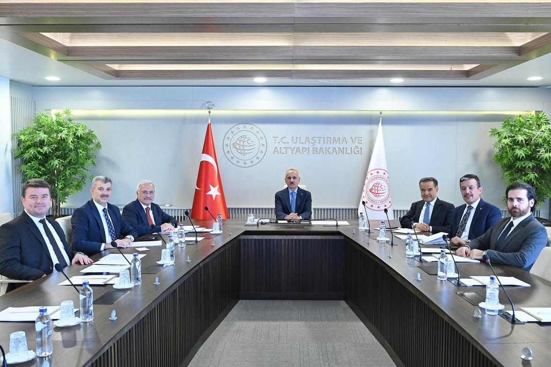 Aksaray Vekili Aydoğdu, Ulaştırma Bakanı Uraloğlu ile Bir Araya Geldi