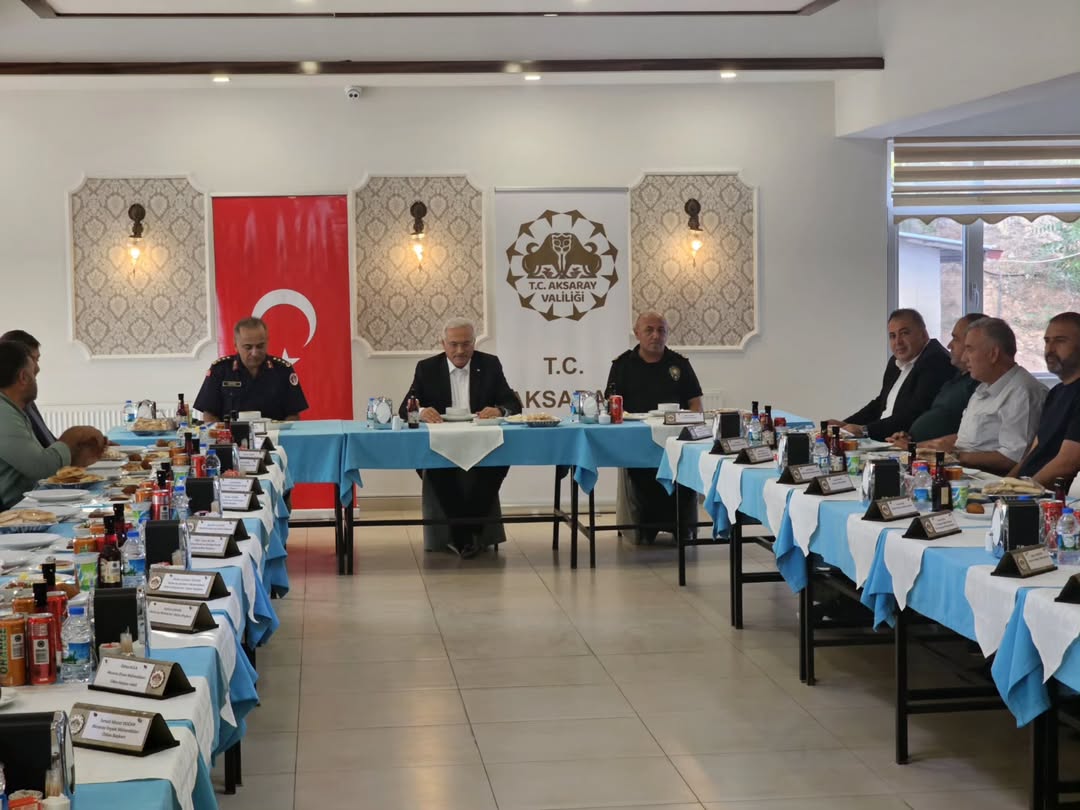 Aksaray'da Yatırım ve Üretim İstişaresi: Vali Kumbuzoğlu, STK Temsilcileriyle Buluştu
