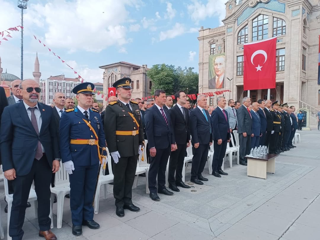30 Ağustos Zafer Bayramı Kutlamaları: Resmi Tören Hükümet Meydanında Düzenlendi