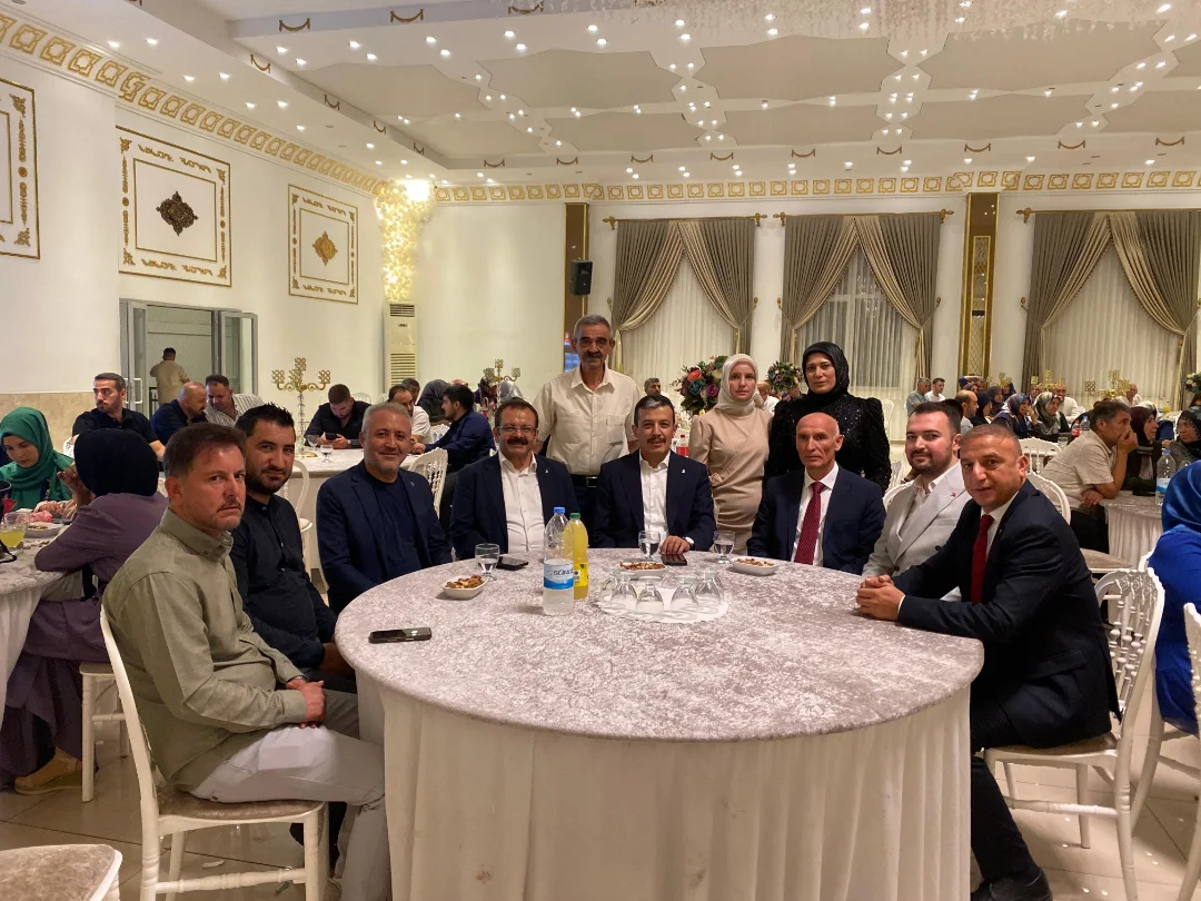 AK Parti Aksaray İl Başkanı Hamza Aktürk, Zeynep-Emre Çiftinin Düğün Törenine Katıldı