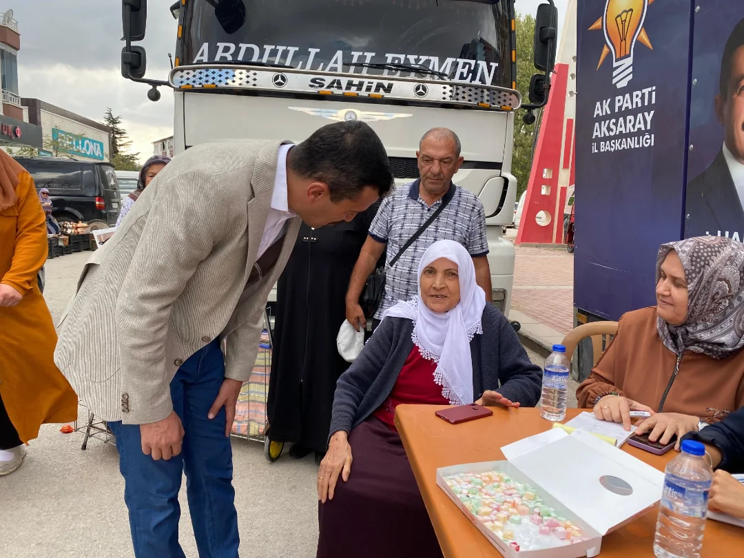 AK Parti Aksaray İl Başkanı Hamza Aktürk Pazartesi Semt Pazarında Hemşehrileriyle Buluştu