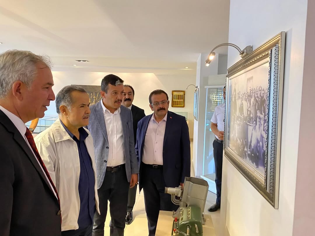 Aksaray AK Parti İl Başkanı Hamza Aktürk, İl Eğitim Tarihi Müzesi'ni Ziyaret Etti