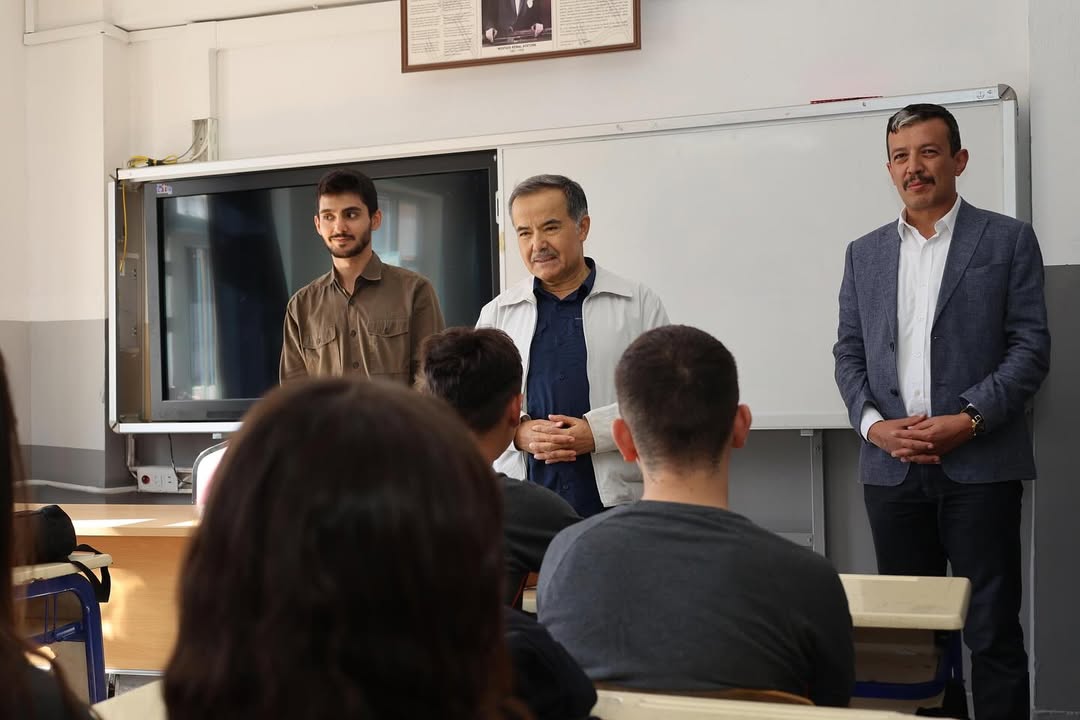 AK Parti Aksaray İl Başkanı Aktürk, Öğrencilerle Bir Araya Geldi