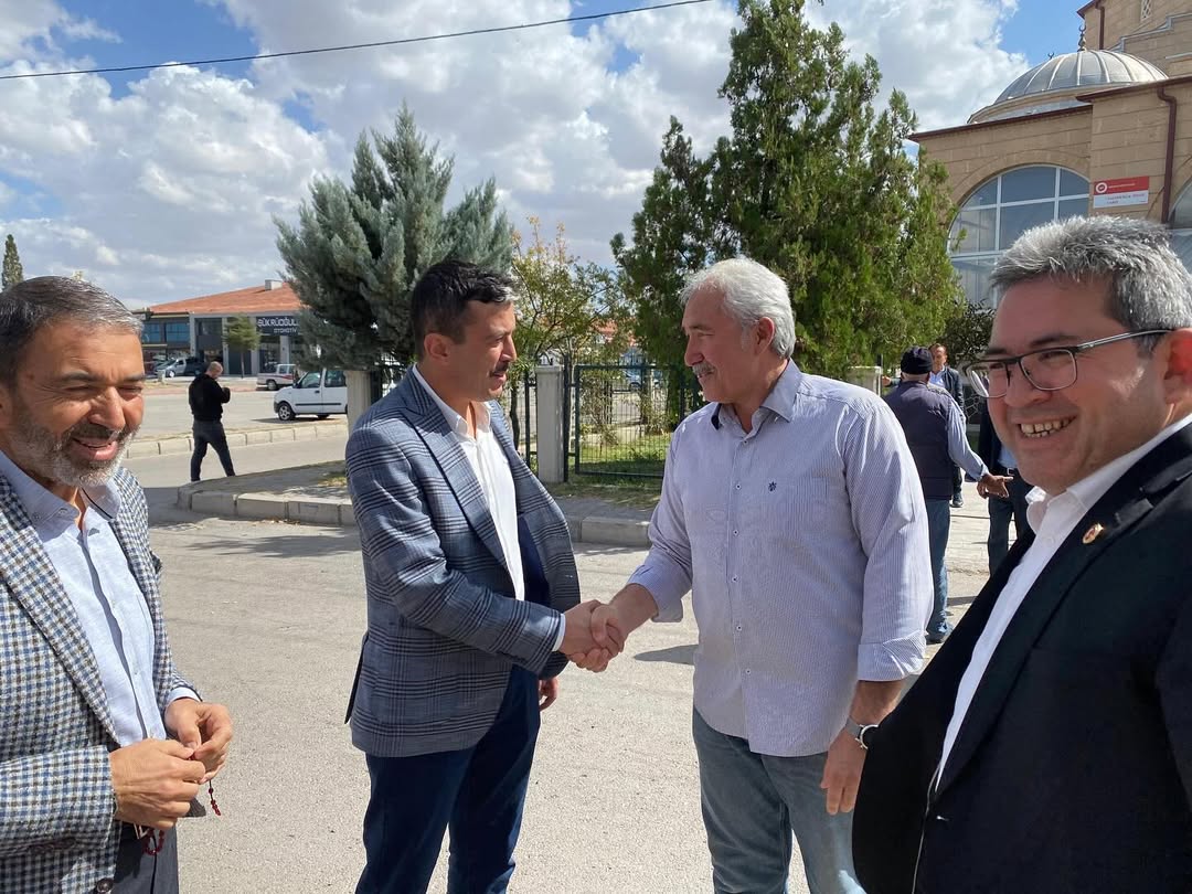 Aksaray'da AK Parti İl Başkanı Hamza Aktürk Cuma Namazı Sonrası Vatandaşlarla Buluştu